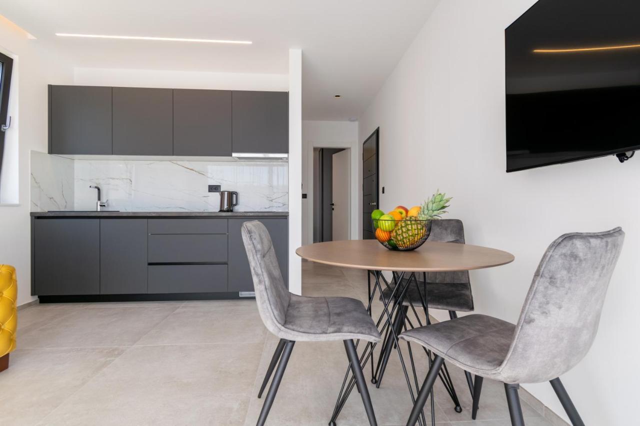 Apartmani Pino Baška Voda Exterior foto